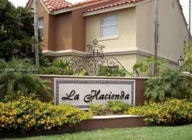 18304 NW 68th Avenue N, Hialeah, FL 33015