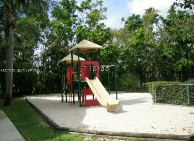 18304 NW 68th Avenue N, Hialeah, FL 33015