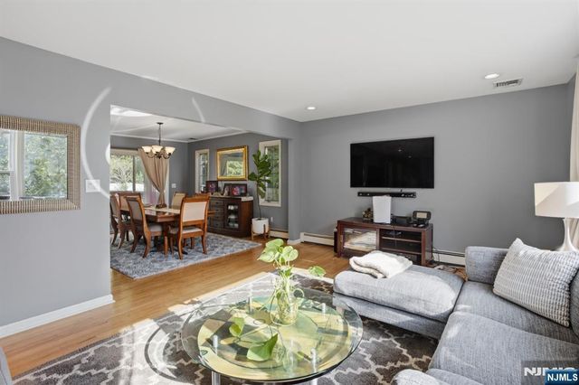 10 Rosemere Avenue, West Caldwell, NJ 07006