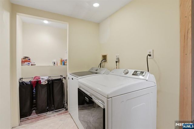 10 Rosemere Avenue, West Caldwell, NJ 07006