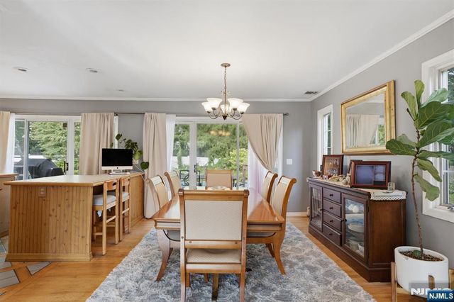 10 Rosemere Avenue, West Caldwell, NJ 07006