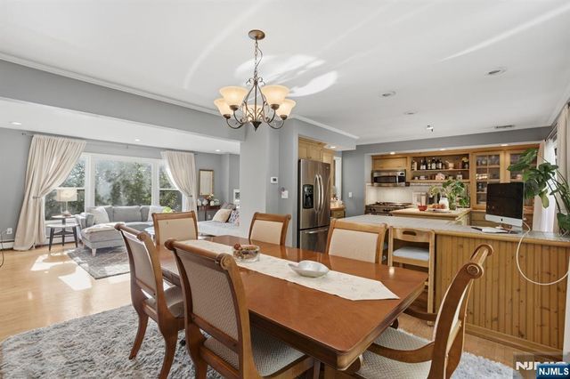 10 Rosemere Avenue, West Caldwell, NJ 07006