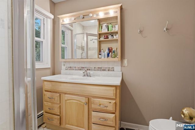 10 Rosemere Avenue, West Caldwell, NJ 07006
