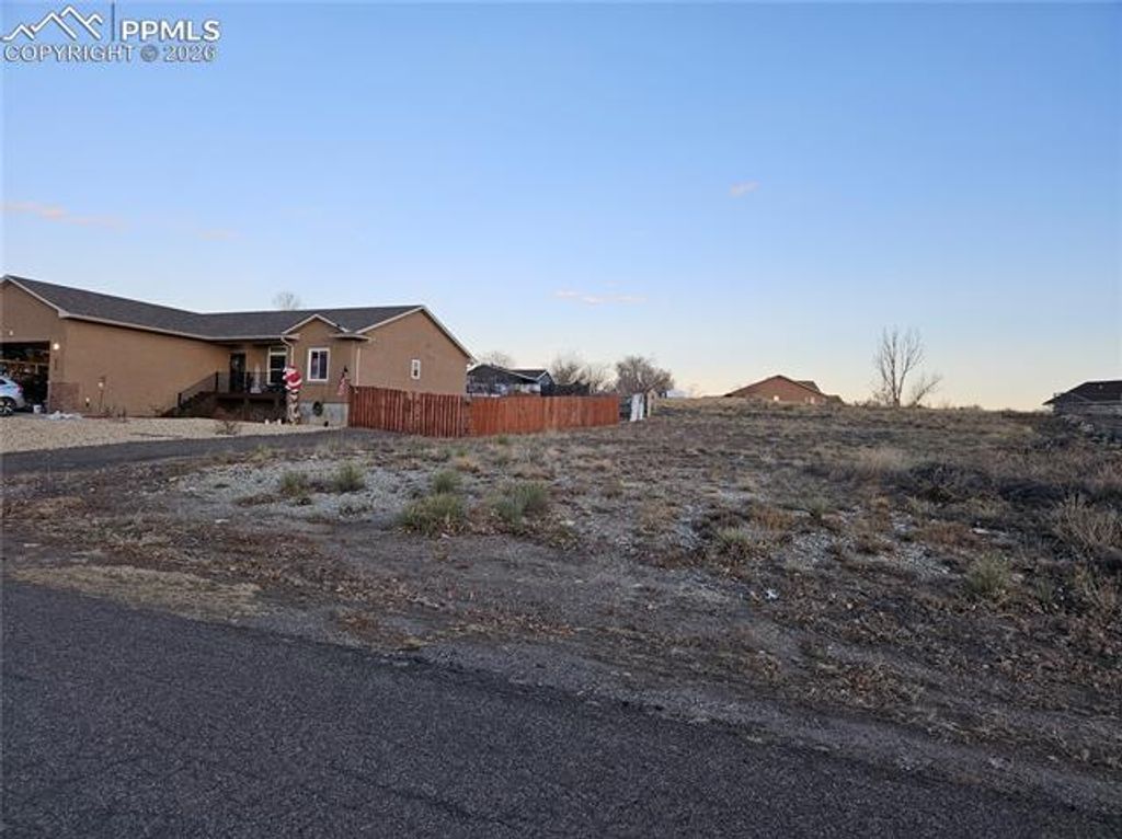 866 S Sterling Drive, Pueblo, CO 81007 — photo 4