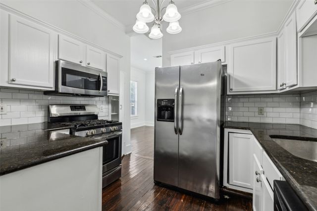 820 W 10th Street, Dallas, TX 75208