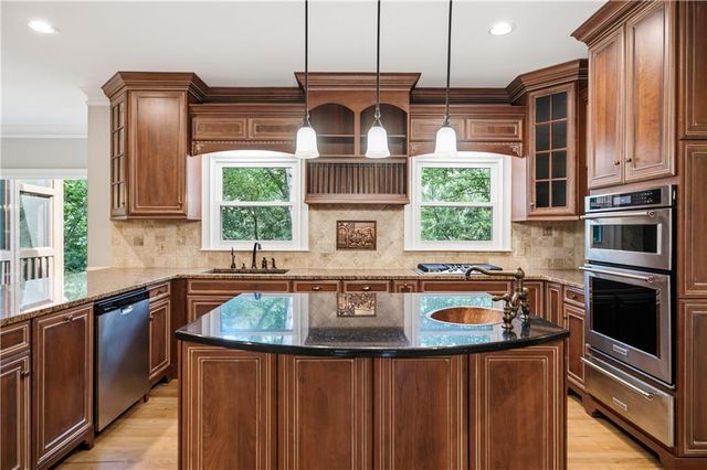 5525 Hampstead Way, Johns Creek, GA 30097