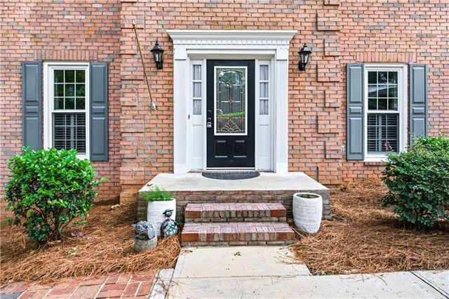 5525 Hampstead Way, Johns Creek, GA 30097