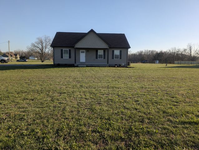 293 Hawkins Rd, Westmoreland, TN 37186