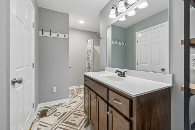 293 Hawkins Rd, Westmoreland, TN 37186