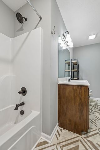 293 Hawkins Rd, Westmoreland, TN 37186