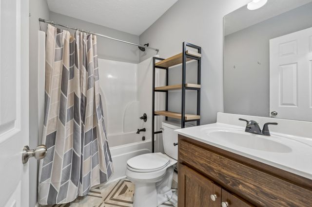 293 Hawkins Rd, Westmoreland, TN 37186