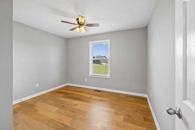 293 Hawkins Rd, Westmoreland, TN 37186
