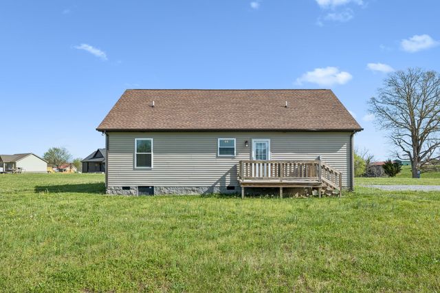 293 Hawkins Rd, Westmoreland, TN 37186