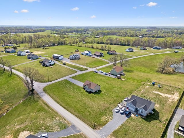 293 Hawkins Rd, Westmoreland, TN 37186