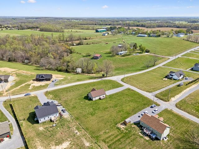 293 Hawkins Rd, Westmoreland, TN 37186
