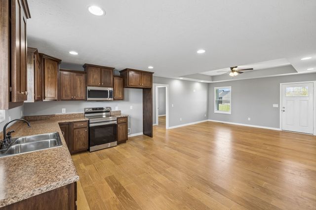 293 Hawkins Rd, Westmoreland, TN 37186