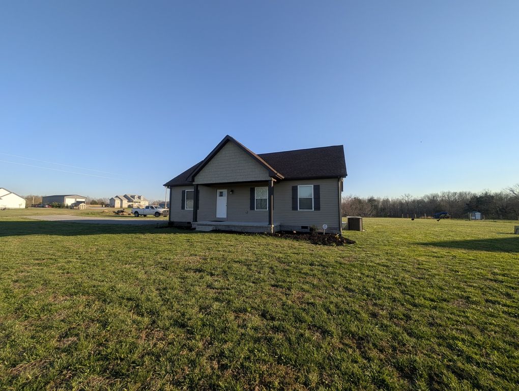 293 Hawkins Rd, Westmoreland, TN 37186