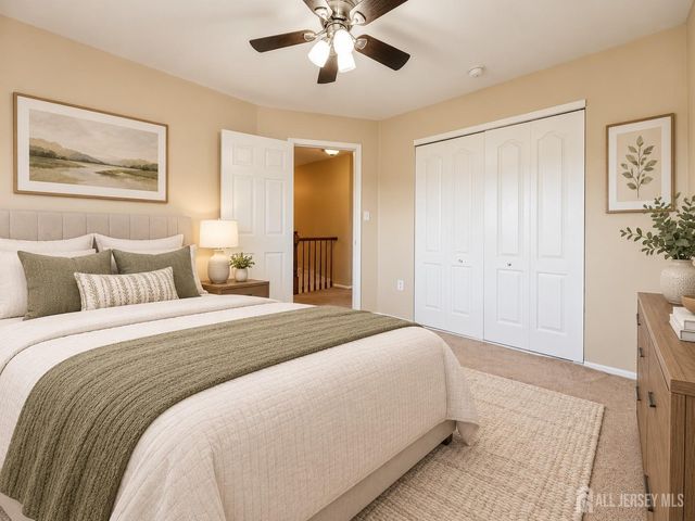7 Sloop Square, Howell, NJ 07228
