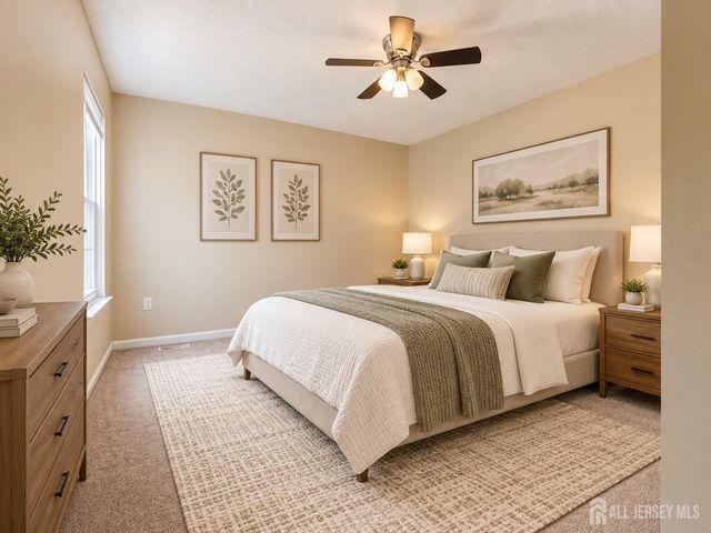 7 Sloop Square, Howell, NJ 07228