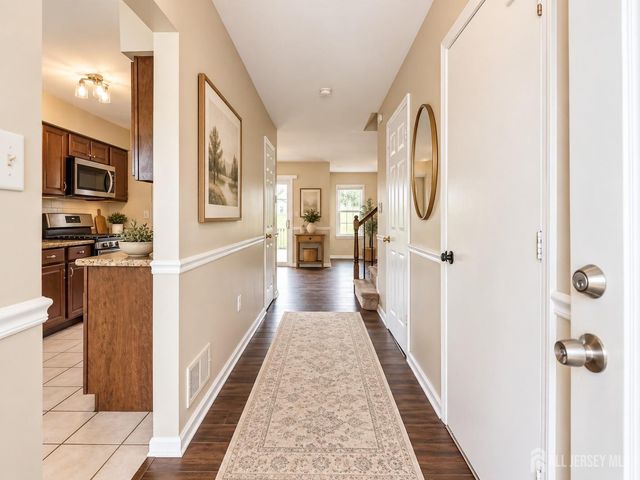 7 Sloop Square, Howell, NJ 07228