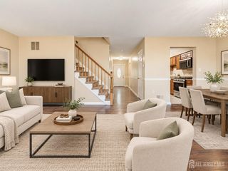 7 Sloop Square, Howell, NJ 07228