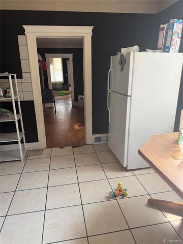 4951 Cecil Street, Detroit, MI 48210