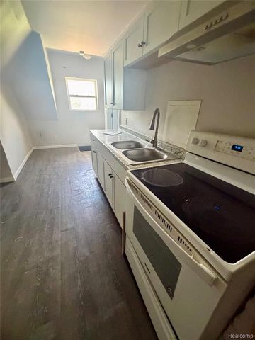 4951 Cecil Street, Detroit, MI 48210