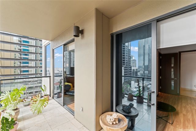 1199 Bishop Street 12B, Honolulu, HI 96813