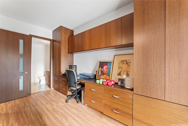 1199 Bishop Street 12B, Honolulu, HI 96813