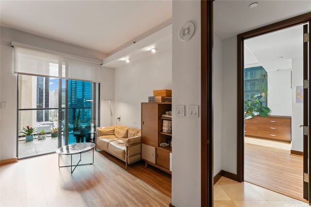 1199 Bishop Street 12B, Honolulu, HI 96813