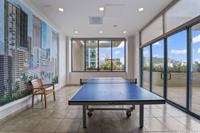 1199 Bishop Street 12B, Honolulu, HI 96813