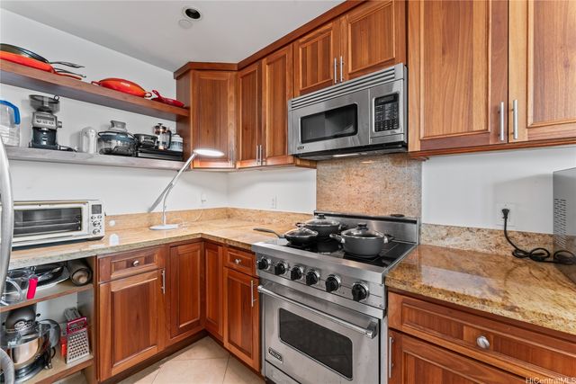 1199 Bishop Street 12B, Honolulu, HI 96813