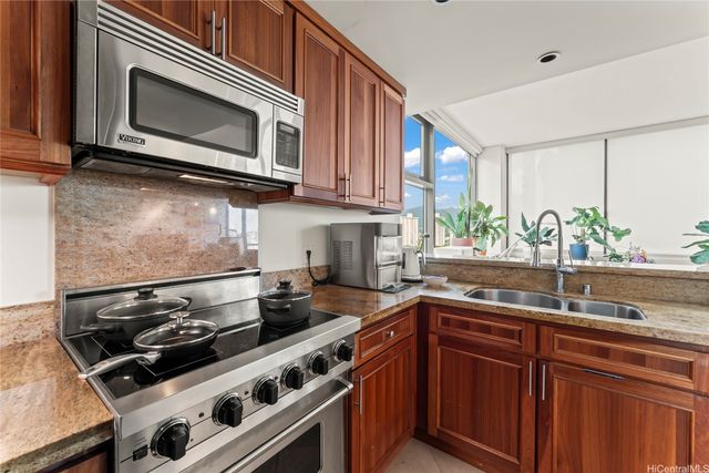 1199 Bishop Street 12B, Honolulu, HI 96813