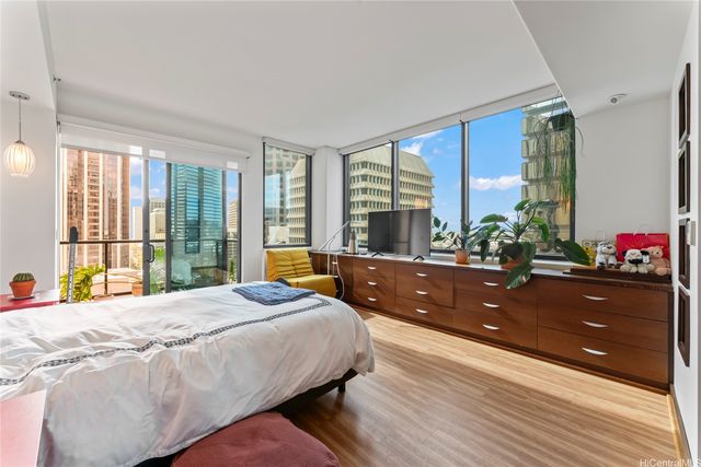 1199 Bishop Street 12B, Honolulu, HI 96813
