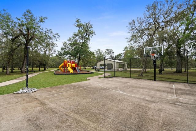 814 Cross Timbers Drive, Rosharon, TX 77583