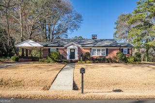 211 Sunset Drive SE, Lindale, GA 30147