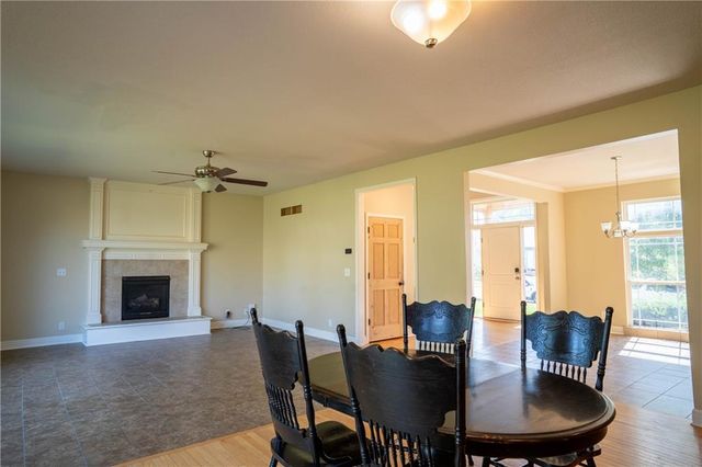 10760 N Laurel Avenue, Kansas City, MO 64157