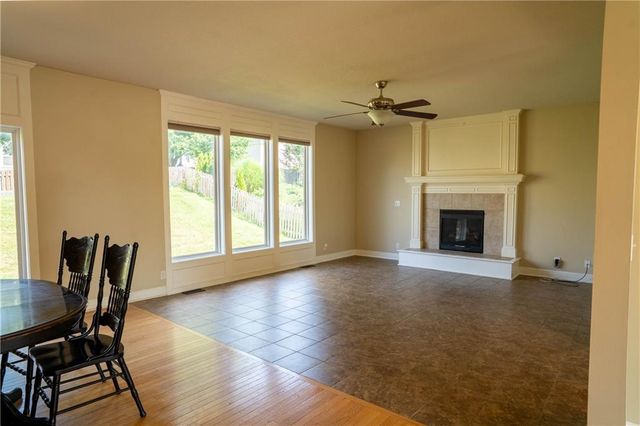 10760 N Laurel Avenue, Kansas City, MO 64157