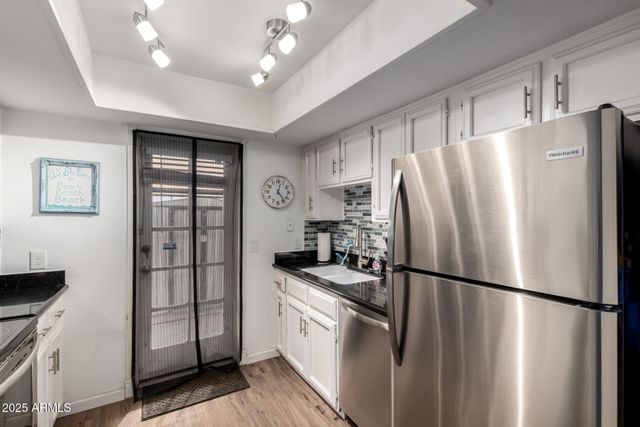 1927 E HAMPTON Avenue 129, Mesa, AZ 85204