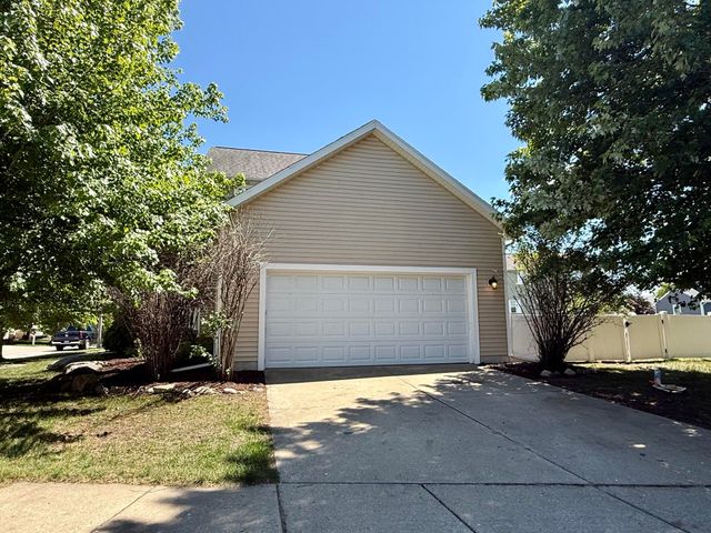 3725 Shearwater Lane, East Lansing, MI 48823