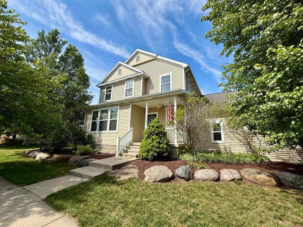 3725 Shearwater Lane, East Lansing, MI 48823