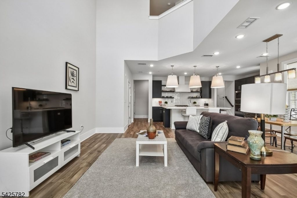723 Station Road, Dunellen Boro, NJ 08812 — photo 3