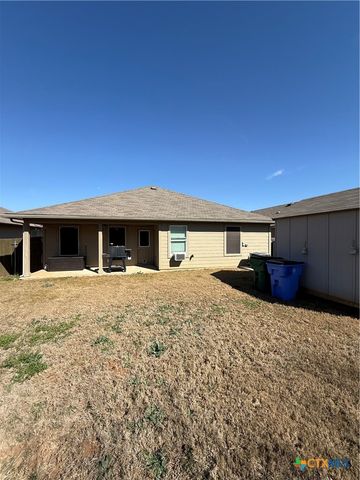 208 Yucca Drive, Seguin, TX 78155