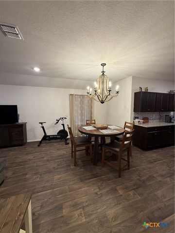 208 Yucca Drive, Seguin, TX 78155