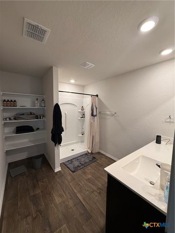 208 Yucca Drive, Seguin, TX 78155