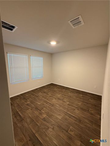 208 Yucca Drive, Seguin, TX 78155