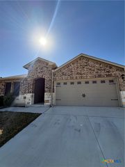 208 Yucca Drive, Seguin, TX 78155
