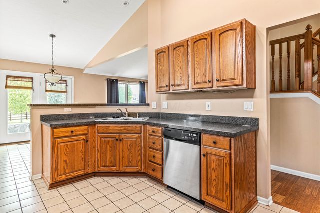 6008 Buckeye Parkway, Grove City, OH 43123