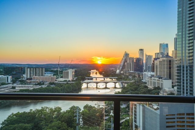 70 Rainey ST 1908, Austin, TX 78701