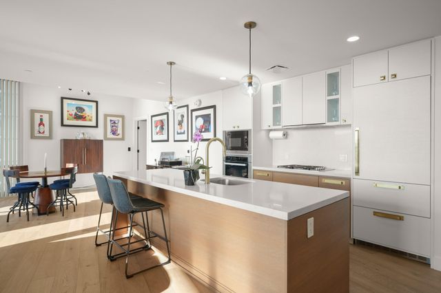 70 Rainey ST 1908, Austin, TX 78701